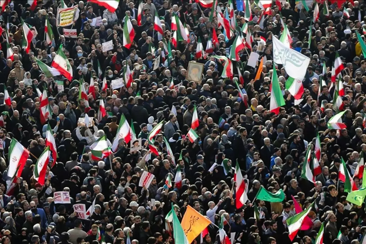 İran’da Protestoculara Yönelik Ölüm Cezası Tehdidi: Çocuklar da Hedefte
