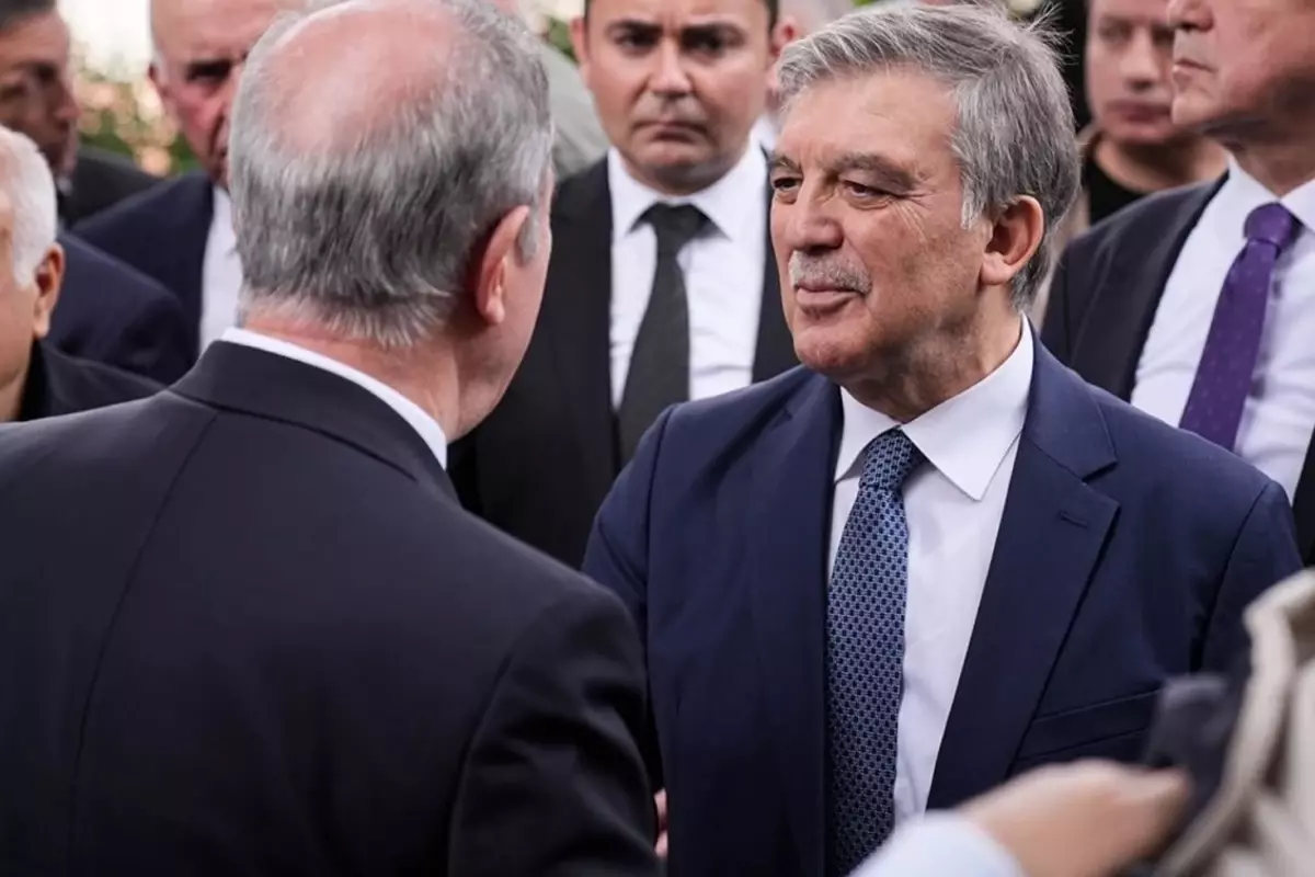 Abdullah Gül, NATO Üyesi Türkiye ile İşbirliğinin Güçlendirilmesi Gerektiğini Vurguladı