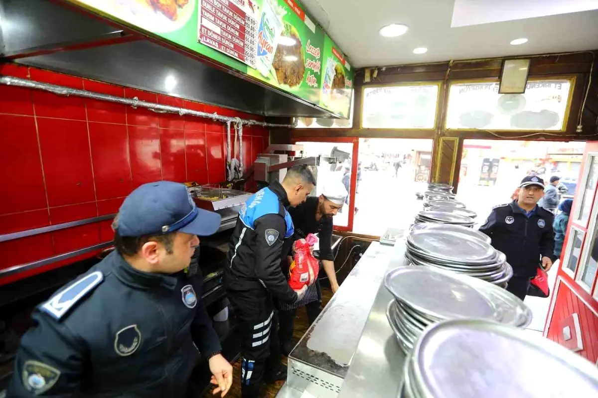 Gaziantep Büyükşehir Zabıta, Ramazan’da Gıda Güvenliği ve Fiyat Kontrolünü Güçlendirdi