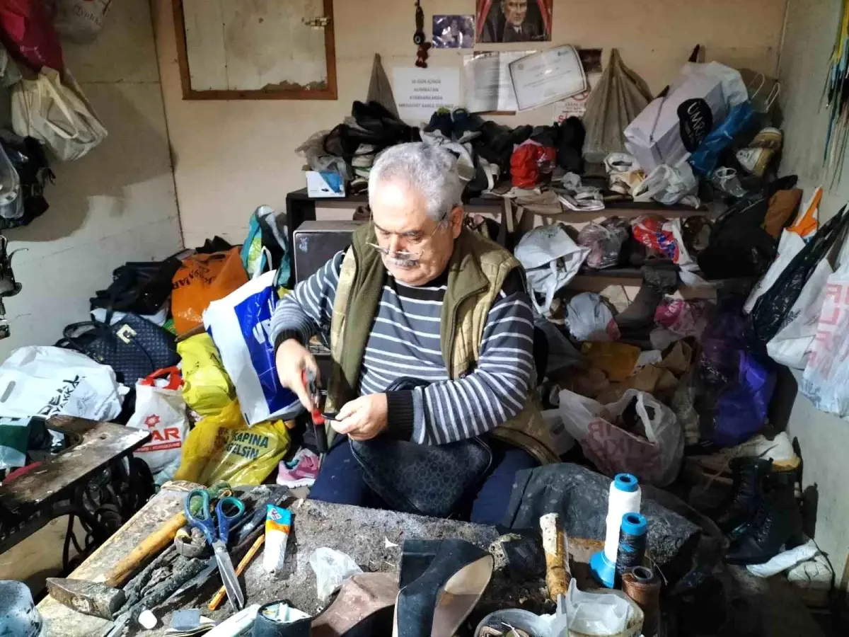 Köyceğiz’in Son Ayakkabı Ustası: Emekli Ali Dağdelen’in Mücadele Dolu Hikayesi