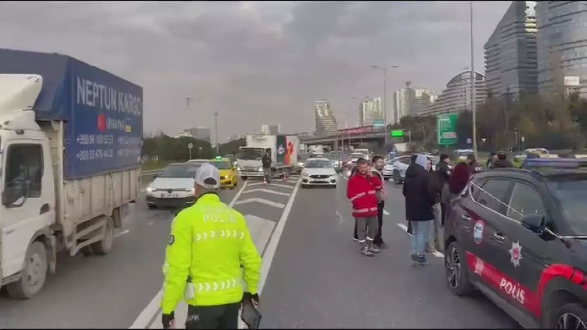 Bağcılar’da Kamyonet Çarpması Sonucu Şoför Hayatını Kaybetti