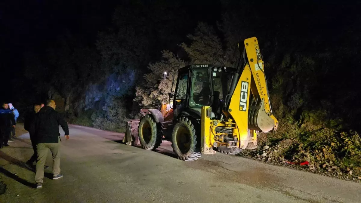 Mudanya Sahil Yolu Heyelanı Nedeniyle Trafiğe Kapatıldı