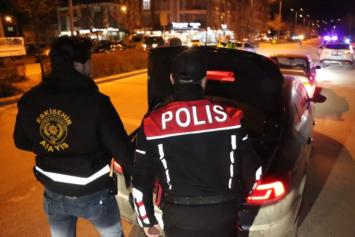 Eskişehir Odunpazarı'nda Geniş Çaplı Asayiş ve Trafik Denetimi