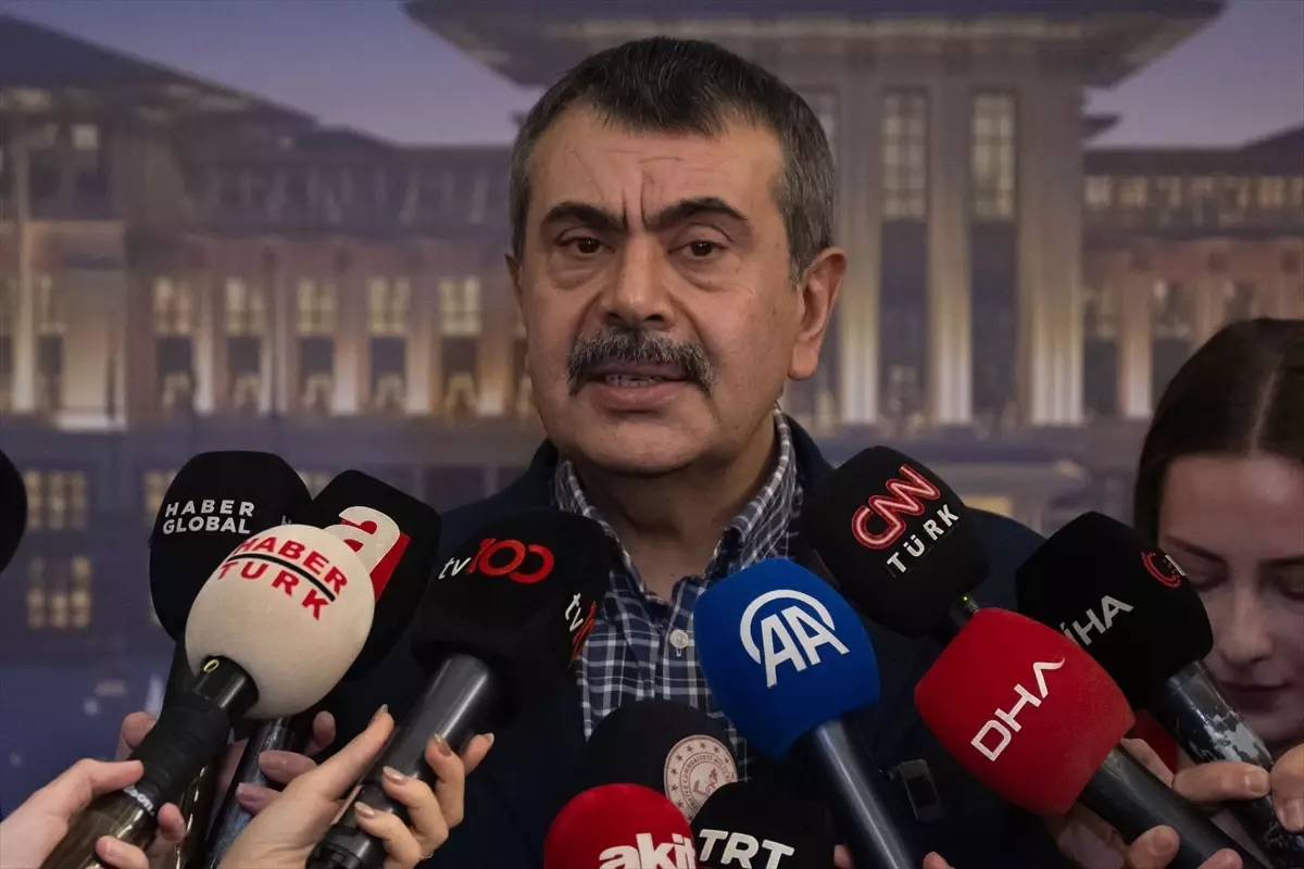 Bakan Tekin, Ramazan Etkinliklerini Eleştirenleri Yargıya Taşıyacağını Duyurdu