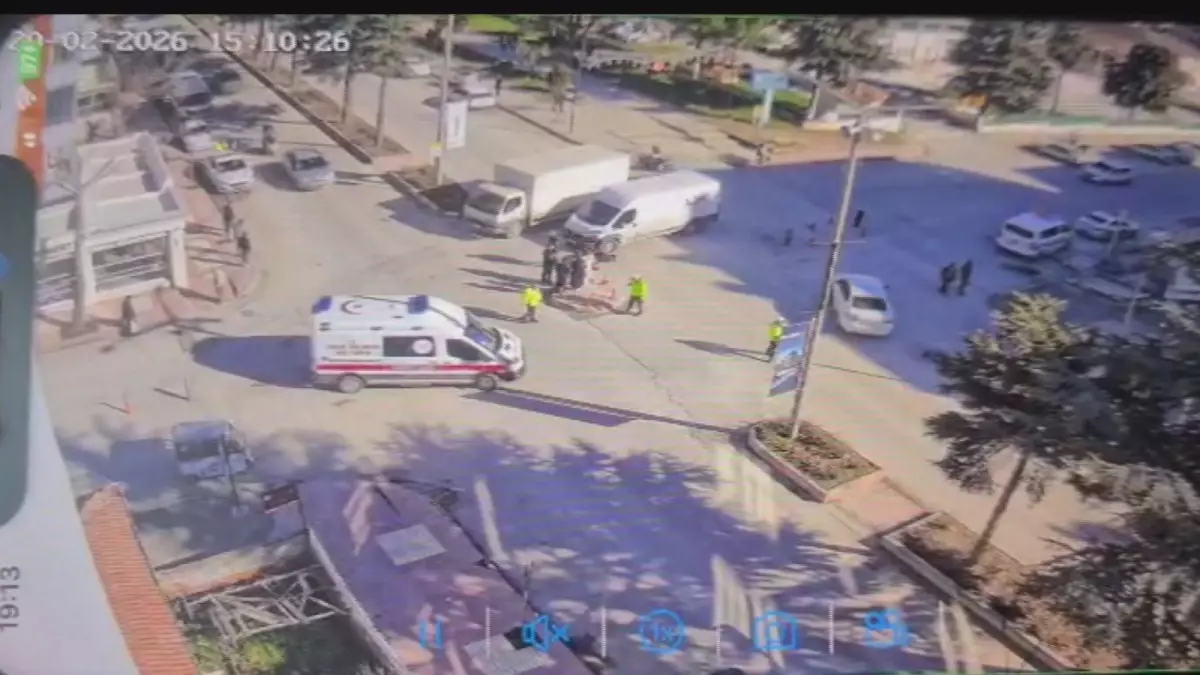 Merzifon’da Motosiklet Minibüsle Çarpıştı: 1 Yaralı