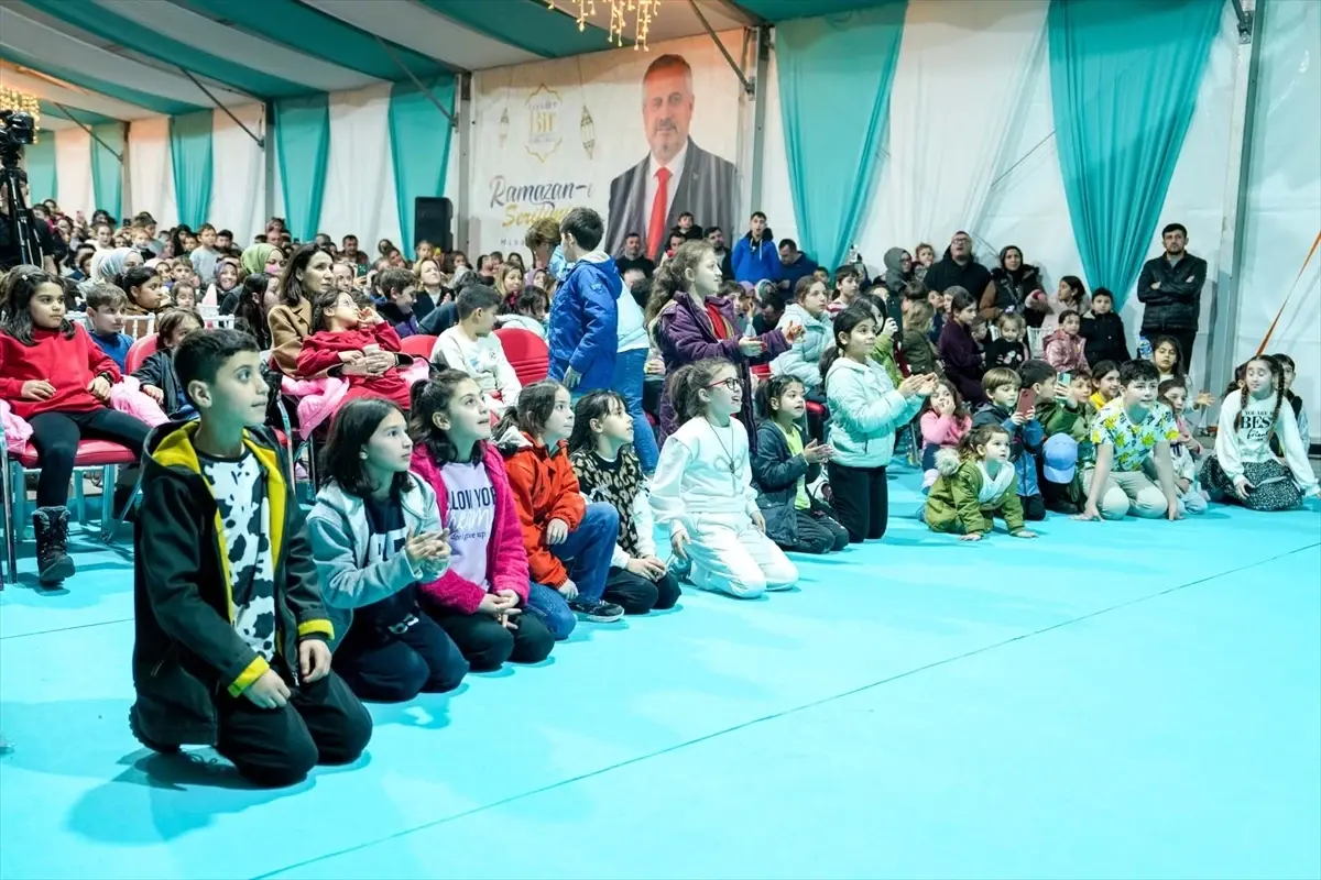 Bafra’da Ramazan’da Renkli Gösteri: Cambaz Mithat Sahne Aldı