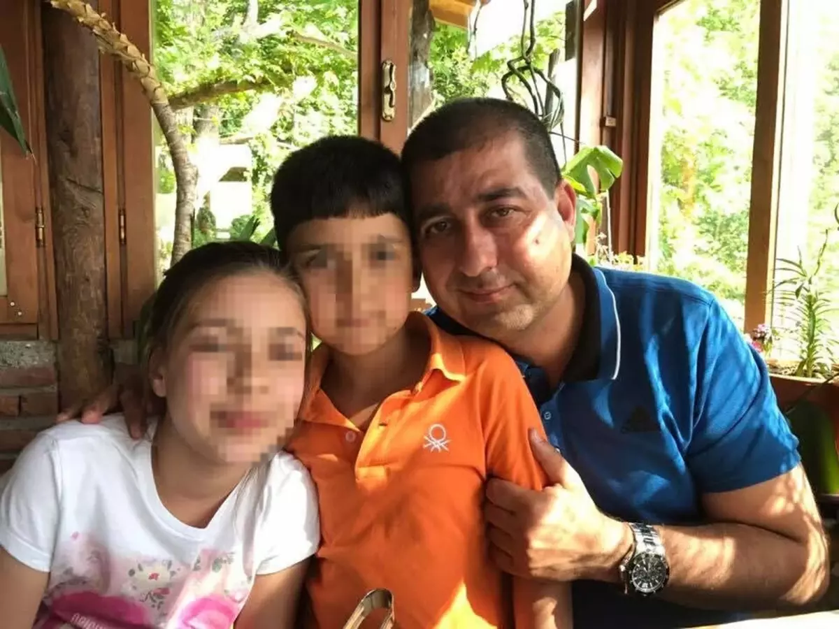 İzmir’de Park Halindeki TIR’ın Altında Saman Balyası Çökmesiyle 1 Kişi Hayatını Kaybetti