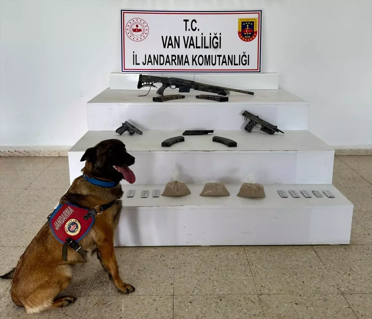 Van’da 3,1 kg Eroin ve Silah Operasyonu Gerçekleşti
