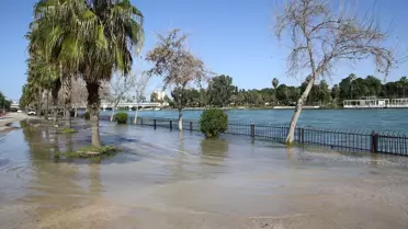 Seyhan Barajı’ndan su tahliyesi görüntüsü