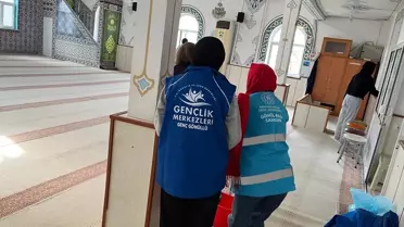Alaçam’da Genç Gönüllüler Ramazan Temizliğiyle Camileri Canlandırdı