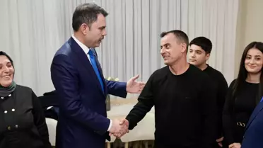 Bakan Kurum yeni konutları incelerken