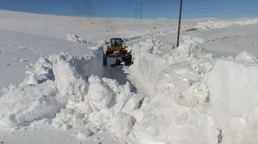 Mezra yolu temizlenirken