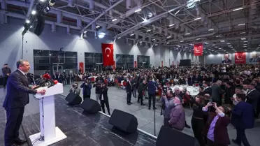 İftar programında konuşma yapan Özgür Özel