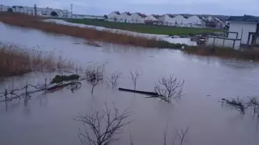 Enez'de Şiddetli Sağanak Sonrası Sokaklar Göl Haline Geldi