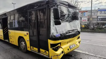 Çarpışan otobüslerin fotoğrafı