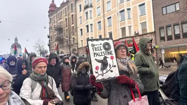 Stockholm’da Yüzlerce Kişi İsrail’in Batı Şeria İlhâmını Proteste Etti