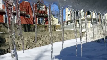 Kars’taki buz sarkıtları