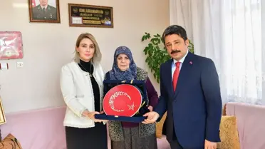 Kırşehir'de Şehit Ailesine Devlet Övünç Madalyası ve Beratı Takdim Edildi