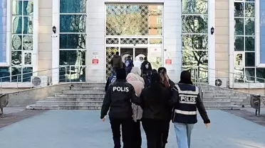 Operasyon sırasında çekilen polis ekipleri