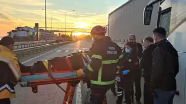 Kaza yerinde otobüs ve tır