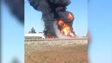 Viranşehir’de Yakıt Yüklü TIR Yangını: Şoför Hastaneye Kaldırıldı