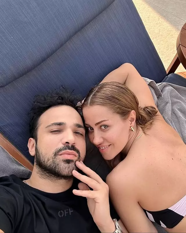 Derya Uluğ ve Asil Gök'ün kutlama anı