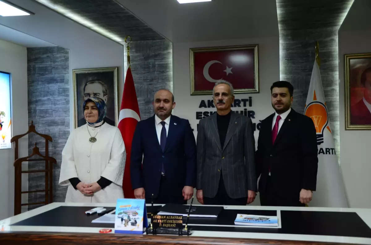 Bakan Uraloğlu, Akgün'ün Geleneksel Kıyafet Tartışmasını Destekledi