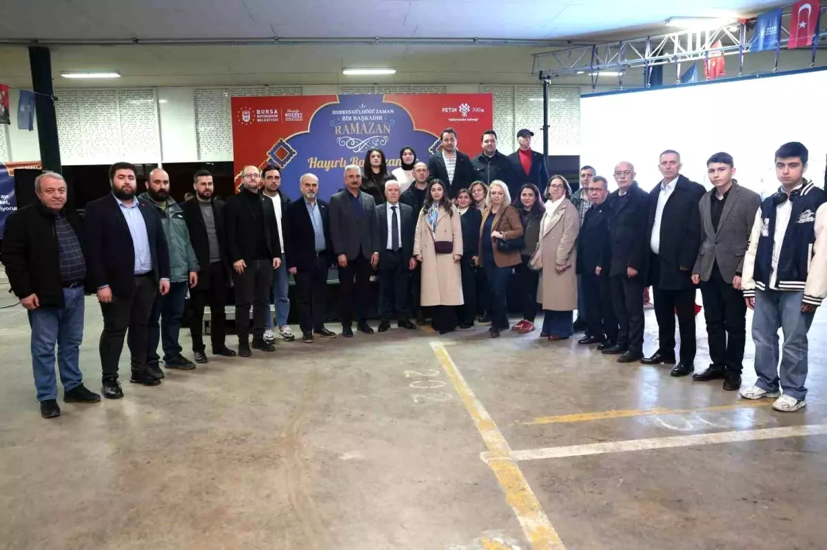 Bursa’da Büyükşehir Belediye Başkanı Bozbey, 17 İlçede İftar Sofraları Açıyor