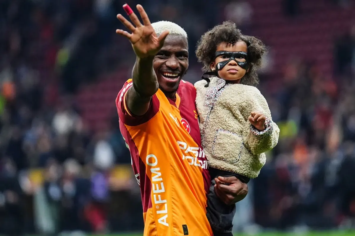 Atletico Madrid, Osimhen’in Maaşını Düşürmek İçin Görüşmelere Başladı