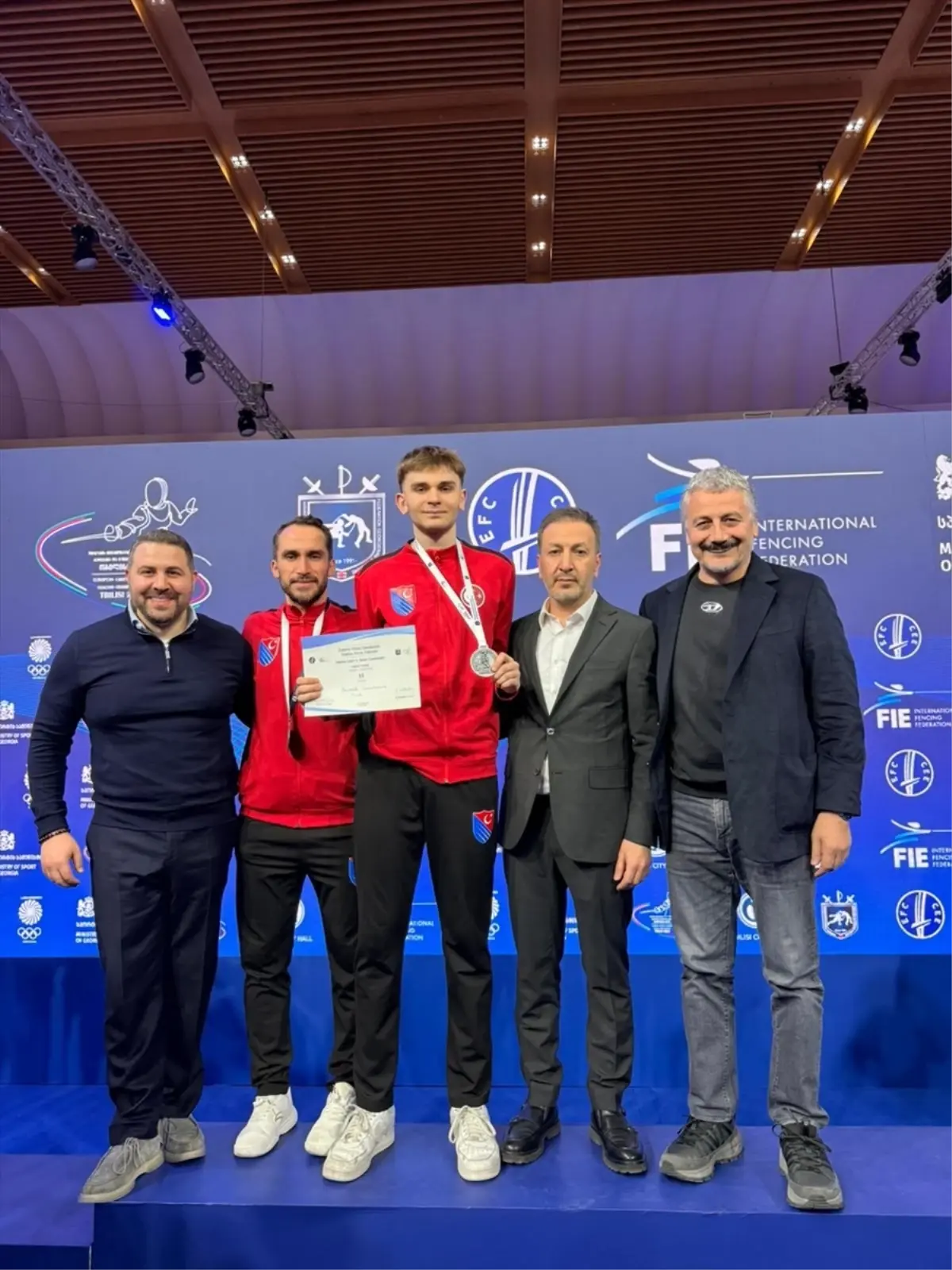 Candeniz Berrak, Tiflis'te Avrupa Eskrim Şampiyonası'nda Gümüş Madalya Kazandı