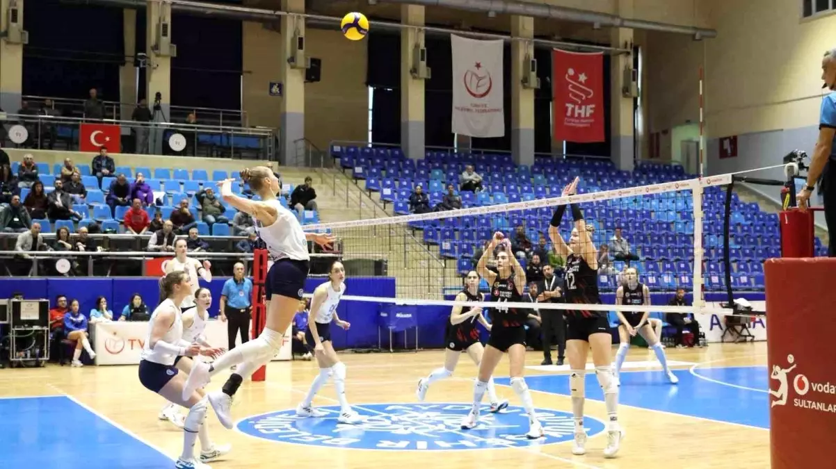 Fenerbahçe, Sultanlar Ligi 23. Haftada Aydın Büyükşehir Belediyespor’u 3-0 Yendi