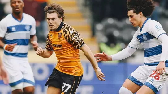 Hull City maçı sırasında QPR gol atıyor