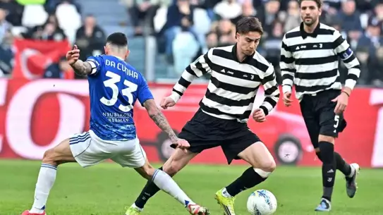 Juventus oyuncularının maçı izlerkenki fotoğrafı