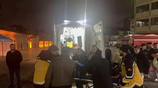 Kaza sonrası otomobil ve scooter