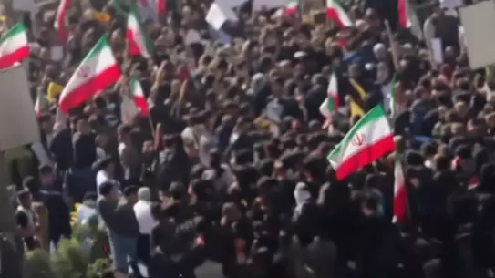 İran’da Protestolar Yeniden Alevlendi: Şubat’ta Üniversiteler ve Şehirlerde Geniş Katılım