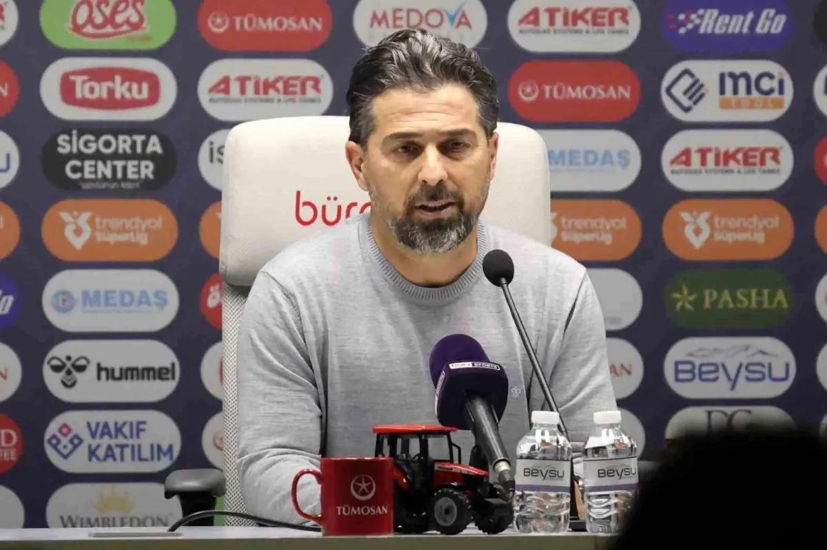 Konyaspor, Galatasaray'ı 2-0 Mağlup Etti: Palut'tan Kritik Puan Vurgusu