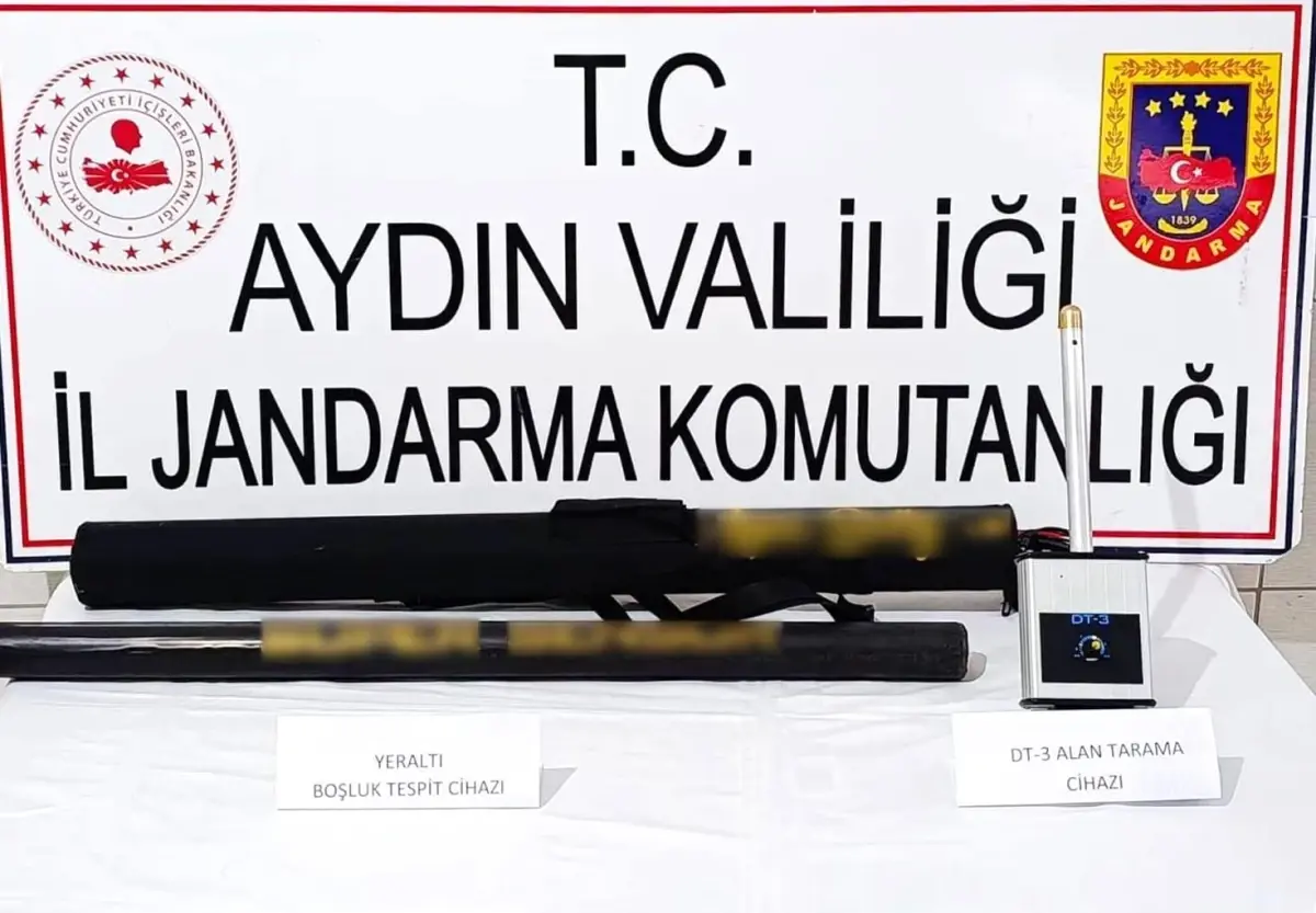 Bozdoğan’da Jandarma, Kaçak Define Arayan 5 Şüpheliyi Suçüstü Yakaladı