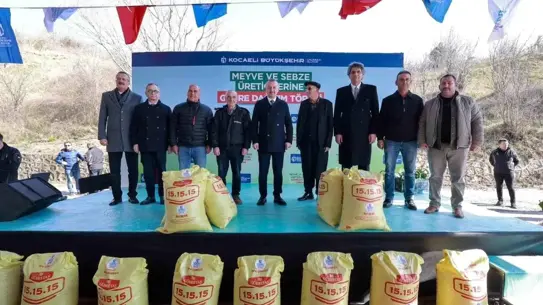 Dağıtılan zirai gübre paketleri