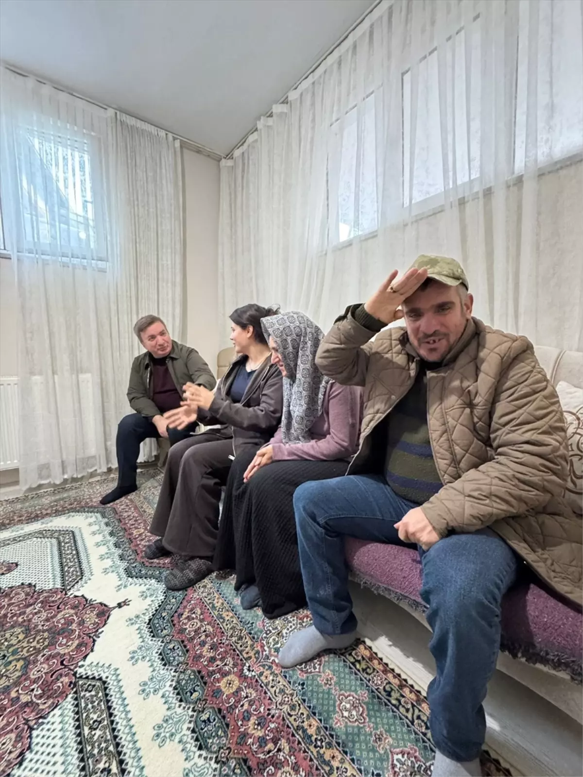 Çilem ve engelli kardeşleri