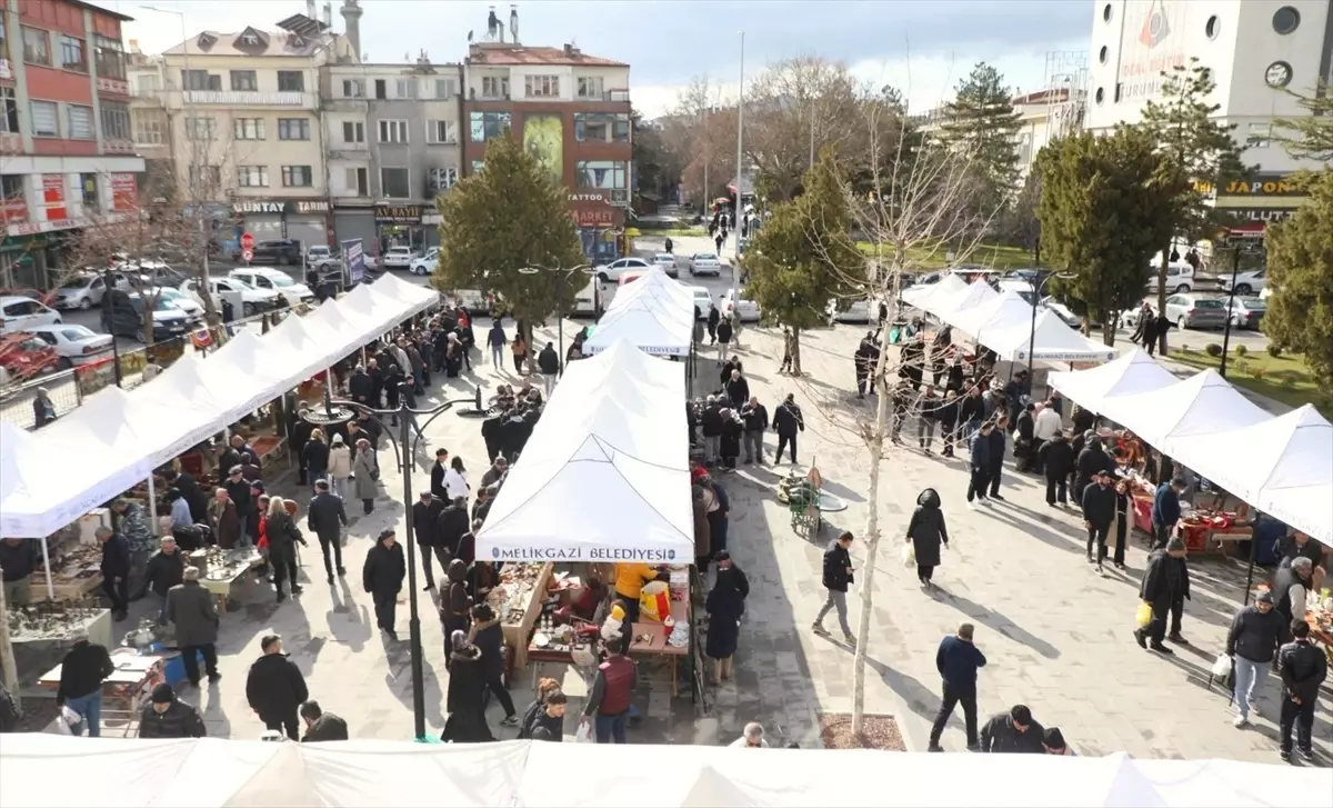 Melikgazi Antika Pazarı: Nostalji Dolu Bir Hafta Sonu