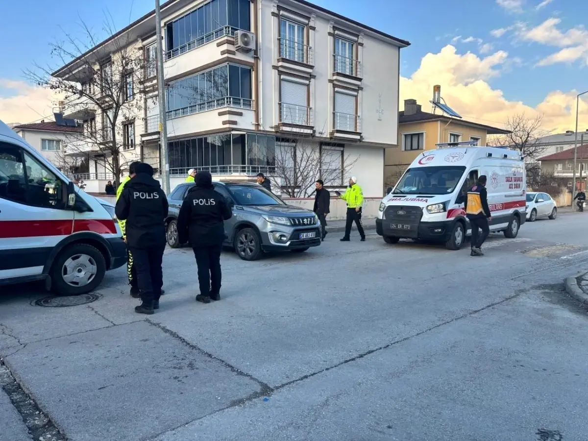 Erzincan’da İki Otomobil Çarpıştı: 3 Kişi Yaralı, Hayati Tehlike Yok