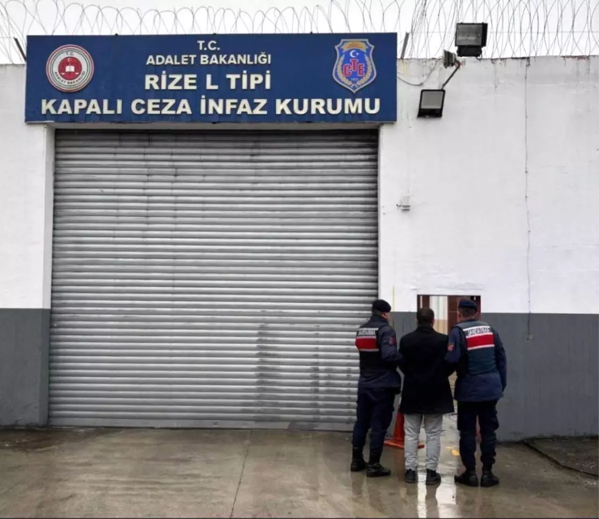 Rize'de Kasten Yaralama Davası: 5 Yıllık Hapis Cezalı Şahıs Jandarma Tarafından Tutuklandı
