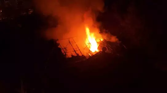 Karabük’te 3 Katlı Bina Yangını: Yaşlı Adam Kurtarıldı