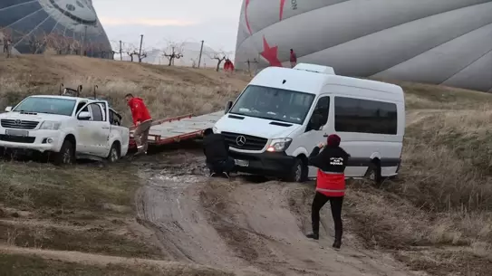 Kapadokya’da sıcak hava balonu denetimi yapan ekip