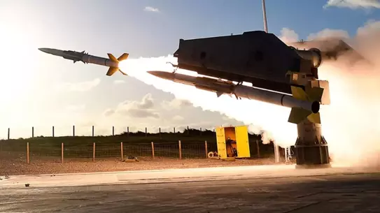 İran, Çin'den Süpersonik Gemi Savar Füzelerle Deniz Gücünü Artırıyor