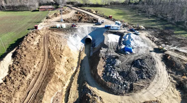 Proje alanında çalışan işçiler