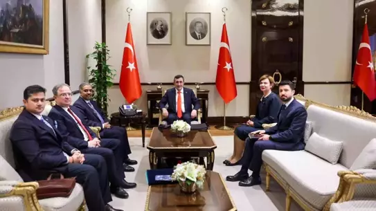 Cumhurbaşkanı Yardımcısı Yılmaz konuşma yapıyor