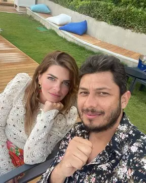 Çiftin birlikte çekildiği bir fotoğraf