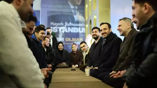 Komşuların iftar sofrası