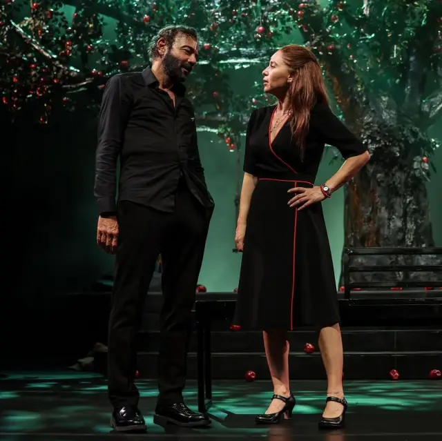 Kerem Alışık bikini fotoğrafı